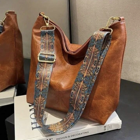 Handbags - Vintage Design Hobo Bag NEW Camel